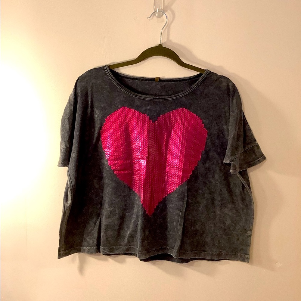Short sleeve heart tee
